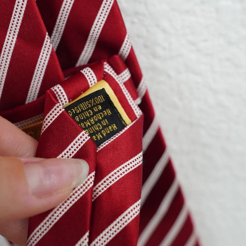 Donald J. Trump color red